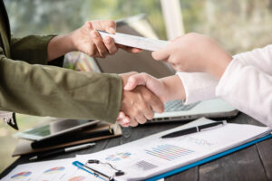 Préstamos a empleados: lo que todo empleador debe saber antes de otorgarlos