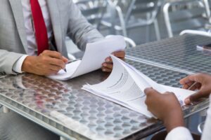 Contratos de adhesión en el comercio dominicano: qué deben contener, cómo se redactan y por qué es obligatorio registrarlos ante ProConsumidor